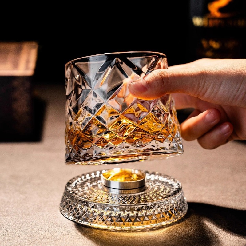 Rotating Whisky Glasses with G - Whiskey Stone Set recensione e prezzo